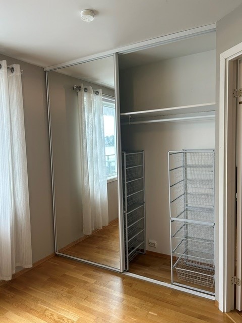 Skyvedørsgarderobe soverom